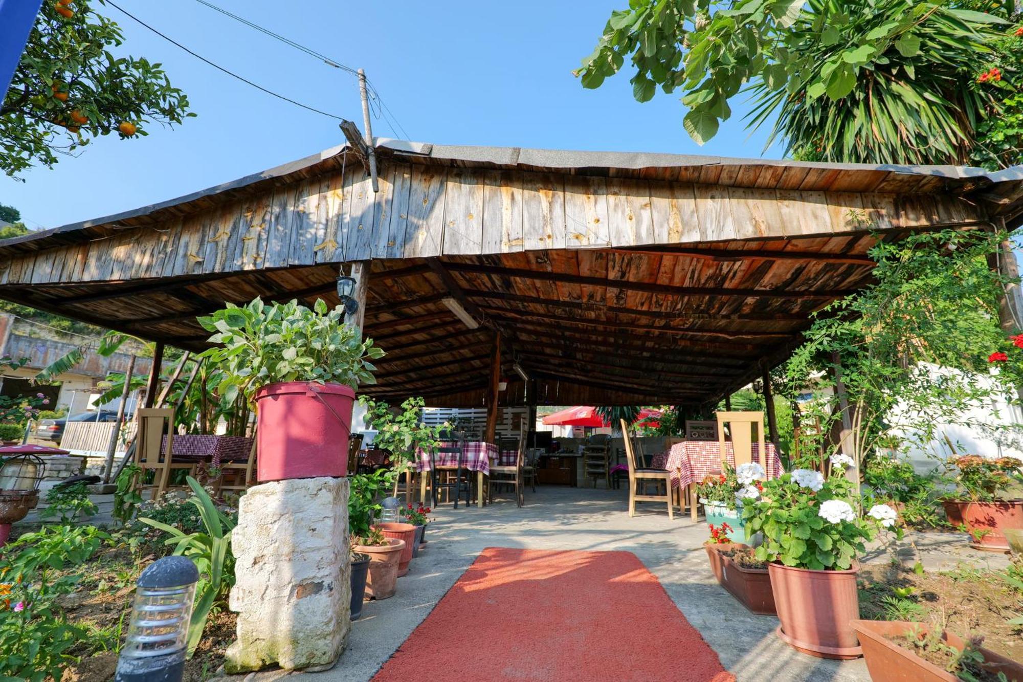 Tropikal Freskia Bunec Sarande Ngoại thất bức ảnh